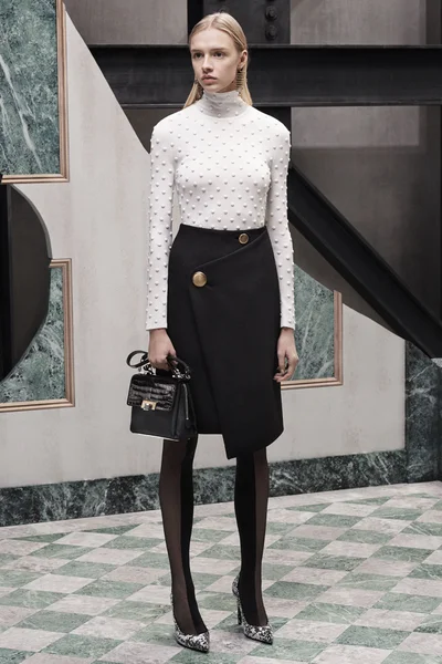 Look 28